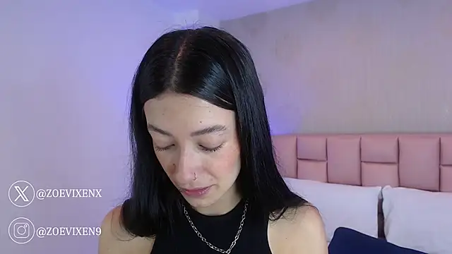 Snapshot of Zoe_Vixen chatting on 01/13/25, 12:13 Zoe Vixen online show from 01/13/25, 12:13