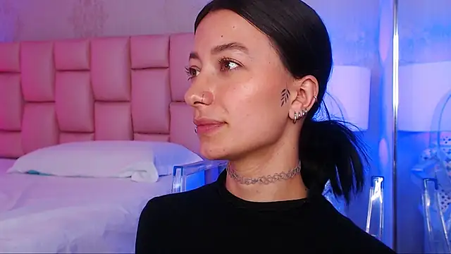 Snapshot of Zoe_Vixen chatting on 01/17/25, 06:12 Zoe Vixen online show from 01/17/25, 06:12