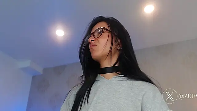 Snapshot of Zoe_Vixen chatting on 02/07/25, 06:13 Zoe Vixen online show from 02/07/25, 06:13