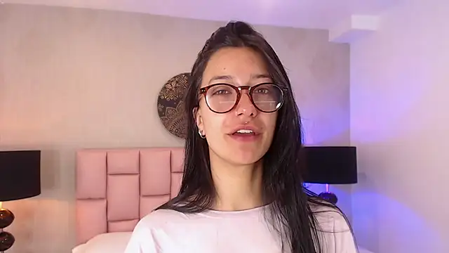 Snapshot of Zoe_Vixen chatting on 02/10/25, 12:08 Zoe Vixen online show from 02/10/25, 12:08