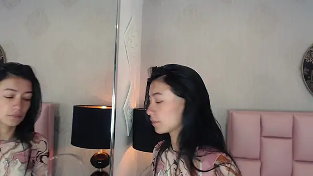 Snapshot of Zoe_Vixen chatting on 02/11/25, 12:16 Zoe Vixen online show from 02/11/25, 12:16