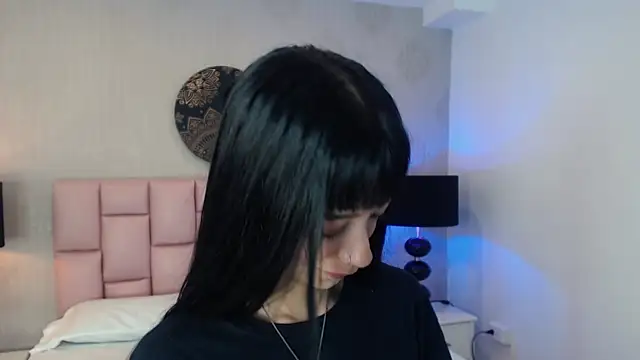 Snapshot of Zoe_Vixen chatting on 02/17/25, 12:05 Zoe Vixen online show from 02/17/25, 12:05