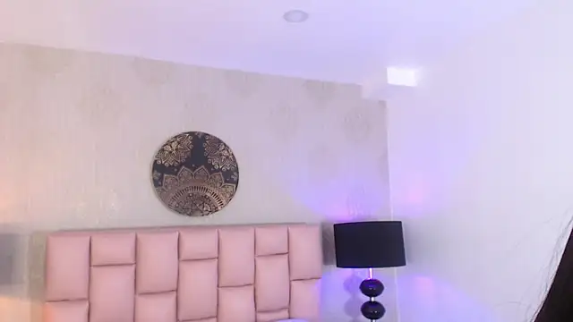 Snapshot of Zoe_Vixen chatting on 03/04/25, 12:22 Zoe Vixen online show from 03/04/25, 12:22