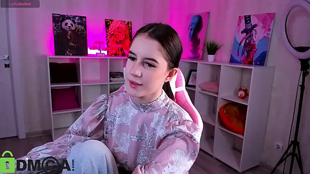 Tonya Gray online show from 11/30/25, 01:09