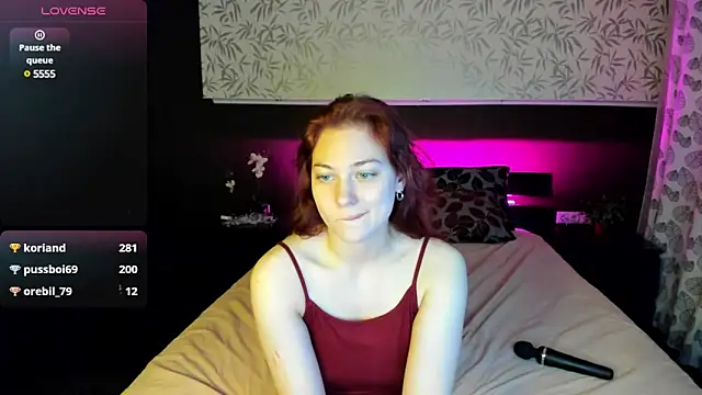 Snapshot of Miss_you_kiss chatting on 01/03/25, 01:14 Miss you kiss online show from 01/03/25, 01:14