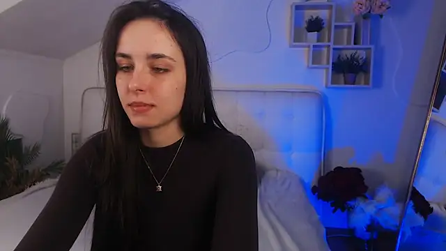 AuroraAksnesss online show from 03/10/25, 06:01