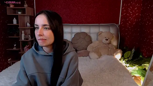 AuroraAksnesss online show from 09/29/25, 02:49