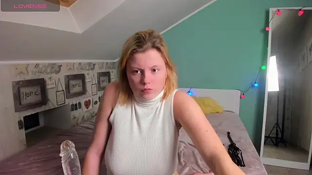 LillyDepp online show from 12/20/24, 12:30