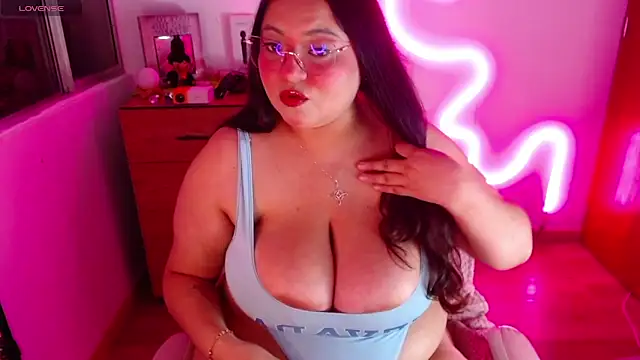 Snapshot of Rebeca_charme21 chatting on 12/28/24, 03:04 Rebeca charme21 online show from 12/28/24, 03:04