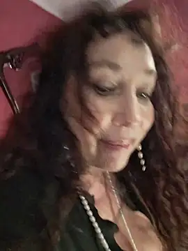 Snapshot of GypsyEsmeralda chatting on 05/12/26, 05:54 GypsyEsmeralda online show from 05/12/26, 05:54