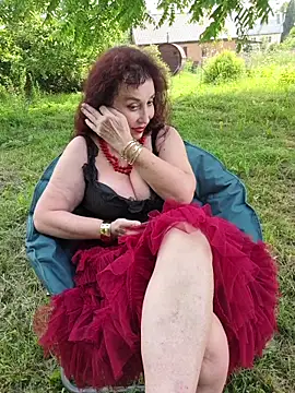 Snapshot of GypsyEsmeralda chatting on 06/12/26, 12:37 GypsyEsmeralda online show from 06/12/26, 12:37
