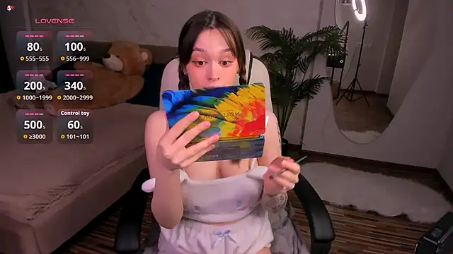 Snapshot of BadScarlet1 chatting on 12/03/25, 01:31 BadScarlet1 online show from 12/03/25, 01:31