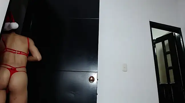 Snapshot of CATALAIA_STOMM chatting on 12/19/24, 10:10 CATALAIA STOMM online show from 12/19/24, 10:10