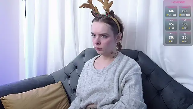 Snapshot of Eden_Heart chatting on 12/20/24, 10:11 Eden Heart online show from 12/20/24, 10:11