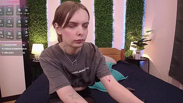 Snapshot of Eden_Heart chatting on 12/21/24, 07:16 Eden Heart online show from 12/21/24, 07:16