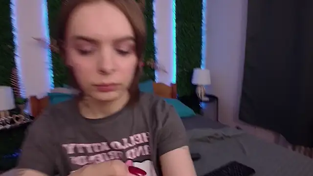 Snapshot of Eden_Heart chatting on 01/08/25, 06:41 Eden Heart online show from 01/08/25, 06:41