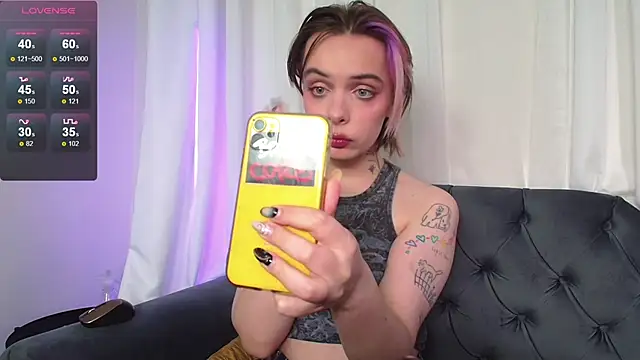 Snapshot of Eden_Heart chatting on 03/22/25, 03:42 Eden Heart online show from 03/22/25, 03:42