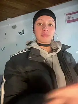 Snapshot of Andi9_ chatting on 12/17/24, 03:17 Andi9 online show from 12/17/24, 03:17