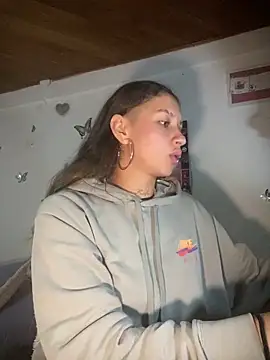 Snapshot of Andi9_ chatting on 12/19/24, 02:34 Andi9 online show from 12/19/24, 02:34