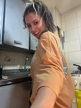 Snapshot of Andi9_ chatting on 01/22/25, 03:41 Andi9 online show from 01/22/25, 03:41