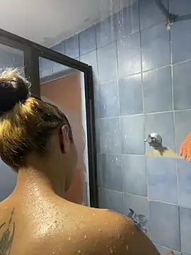 Snapshot of Andi9_ chatting on 02/08/25, 12:06 Andi9 online show from 02/08/25, 12:06