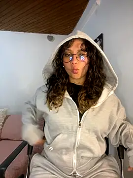 Snapshot of Andi9_ chatting on 10/08/25, 01:03 Andi9 online show from 10/08/25, 01:03