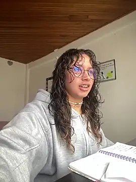 Snapshot of Andi9_ chatting on 10/09/25, 03:43 Andi9 online show from 10/09/25, 03:43