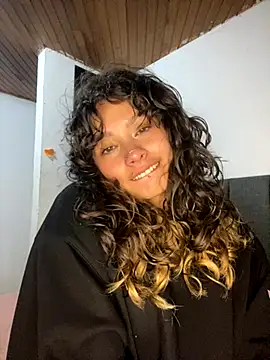 Snapshot of Andi9_ chatting on 10/15/25, 02:01 Andi9 online show from 10/15/25, 02:01