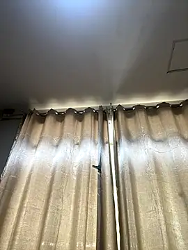 Milly    s online show from 10/08/25, 03:59