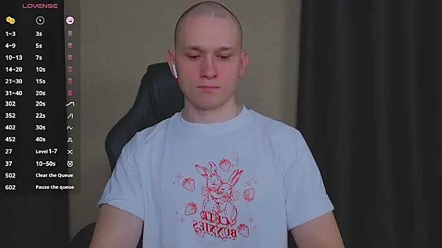 Snapshot of STRONGBEAUTY282 chatting on 02/21/26, 07:15 STRONGBEAUTY282 online show from 02/21/26, 07:15