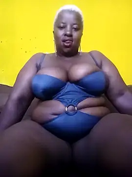 Snapshot of HotBootyBabe90 chatting on 01/07/25, 01:03 HotBootyBabe90 online show from 01/07/25, 01:03