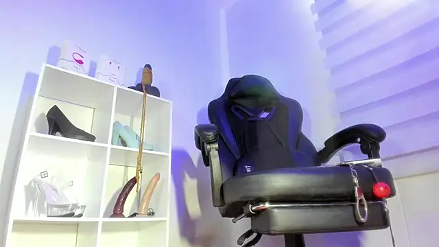 Snapshot of charlotte_joliedart chatting on 04/01/26, 02:03 charlotte joliedart online show from 04/01/26, 02:03