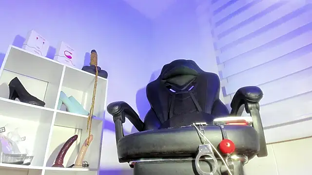 Snapshot of charlotte_joliedart chatting on 04/07/26, 04:02 charlotte joliedart online show from 04/07/26, 04:02