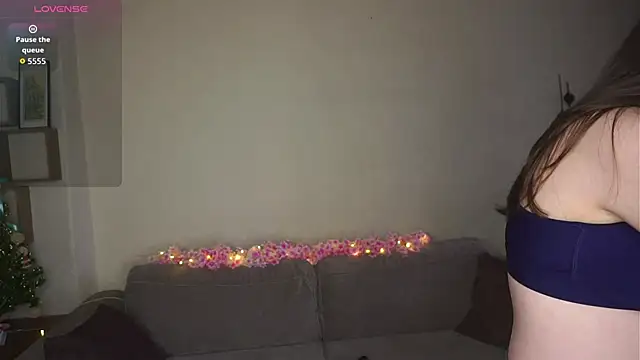 Snapshot of CathrynDail chatting on 04/11/26, 06:07 CathrynDail online show from 04/11/26, 06:07