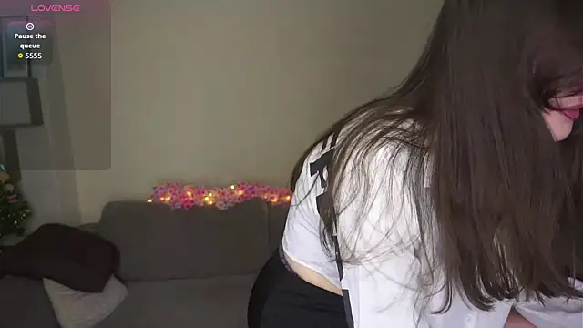 Snapshot of CathrynDail chatting on 04/14/26, 06:08 CathrynDail online show from 04/14/26, 06:08