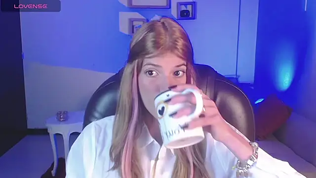 Nora Vennucci online show from 01/06/25, 07:56