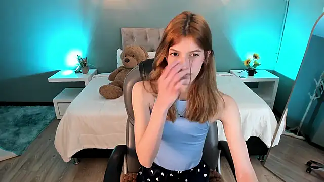 Nora Vennucci online show from 11/25/25, 07:47