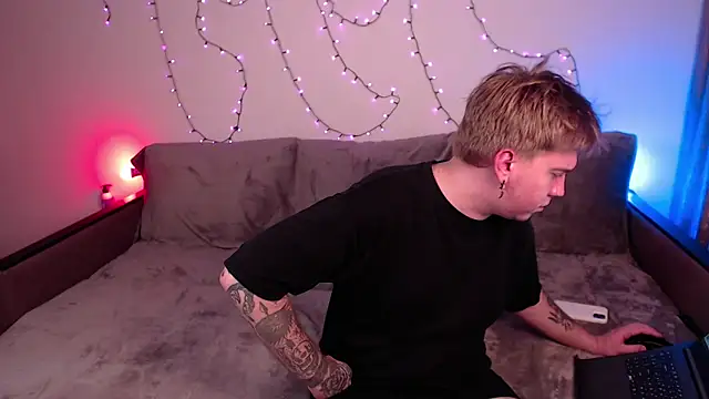 Snapshot of lust_beyond chatting on 03/20/26, 11:53 lust beyond online show from 03/20/26, 11:53