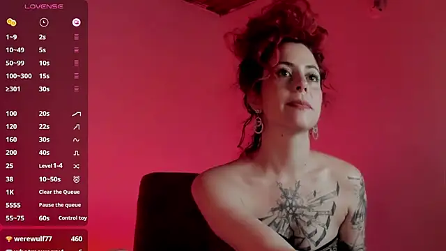 Snapshot of Borbala_Iggy chatting on 12/25/24, 11:53 Borbala Iggy online show from 12/25/24, 11:53