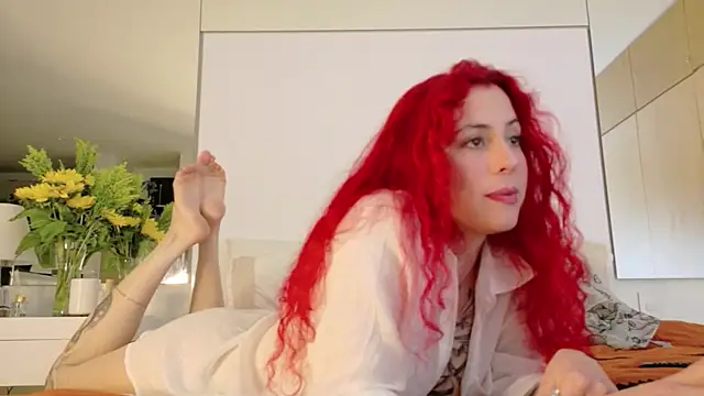 Snapshot of Borbala_Iggy chatting on 11/19/25, 02:55 Borbala Iggy online show from 11/19/25, 02:55