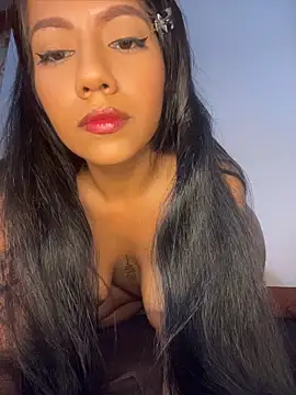 Snapshot of shaylin_brooke1 chatting on 04/15/26, 07:21 shaylin brooke1 online show from 04/15/26, 07:21