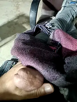 Snapshot of Jcjvkvkvo chatting on 10/28/25, 11:18 Jcjvkvkvo online show from 10/28/25, 11:18