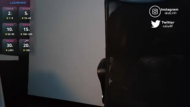 Snapshot of rafael_stone chatting on 11/11/25, 02:22 rafael stone online show from 11/11/25, 02:22