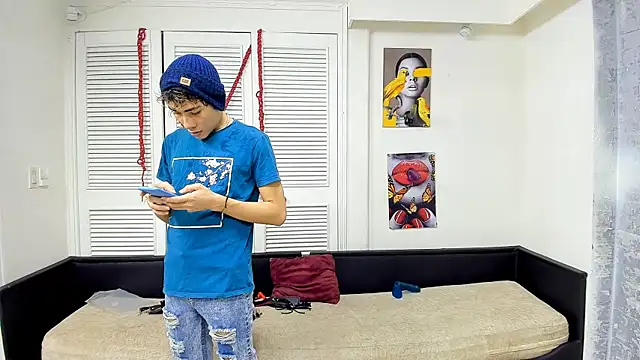 StrawwBoys online show from 12/05/24, 09:17