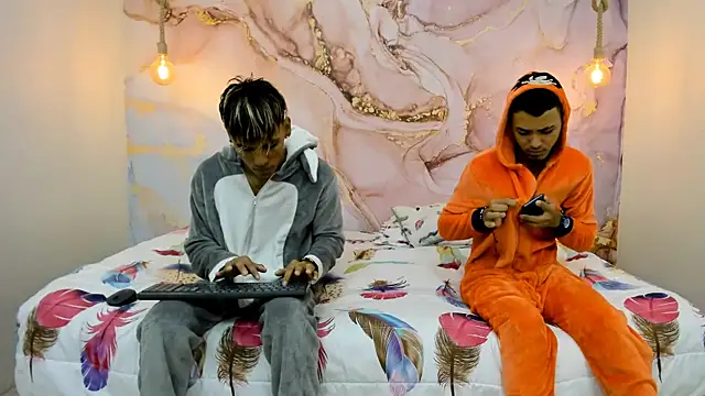 StrawwBoys online show from 12/10/24, 07:58