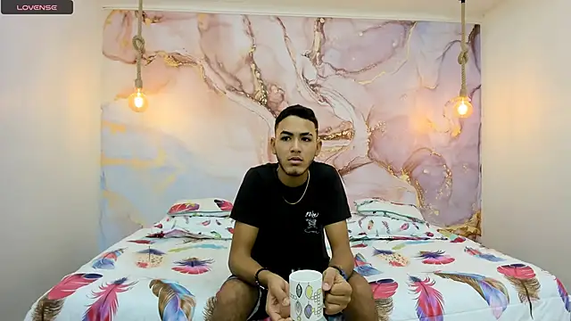 StrawwBoys online show from 12/11/24, 12:02