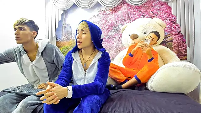 StrawwBoys online show from 01/13/25, 08:15