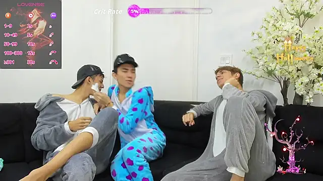 StrawwBoys online show from 10/16/25, 10:27