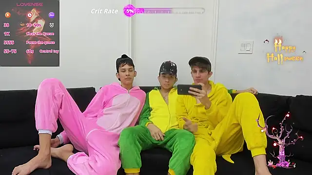 StrawwBoys online show from 10/17/25, 10:51