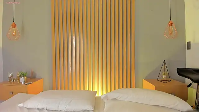 mary suarez online show from 02/11/25, 03:40